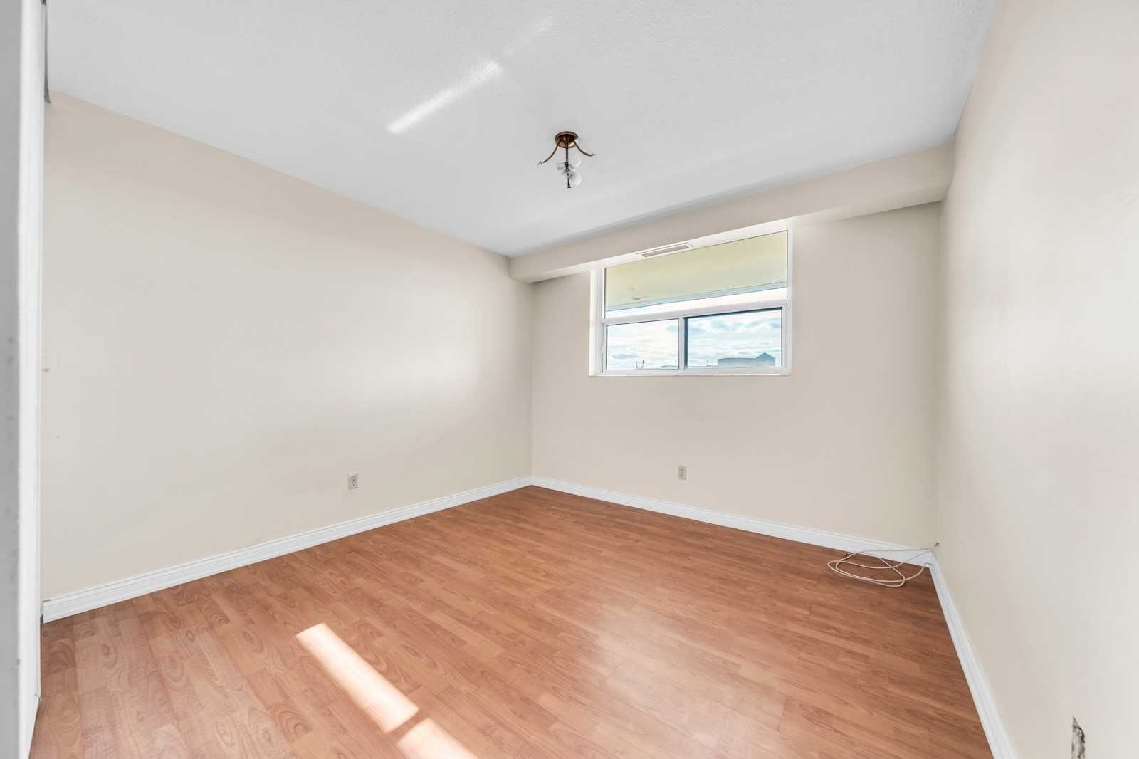 Listing W5888787 - Large Photo # 19