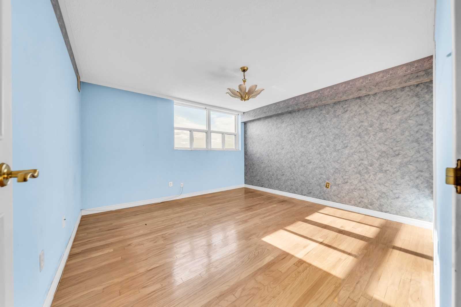 Listing W5888787 - Large Photo # 20