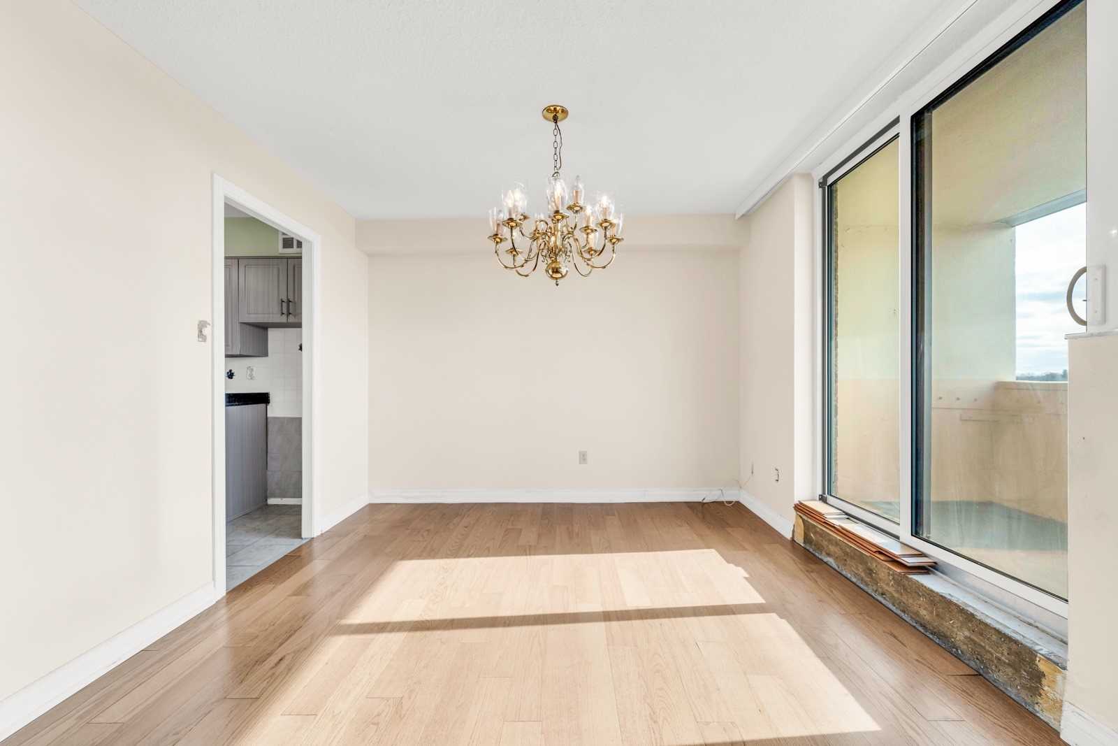 Listing W5888787 - Large Photo # 12
