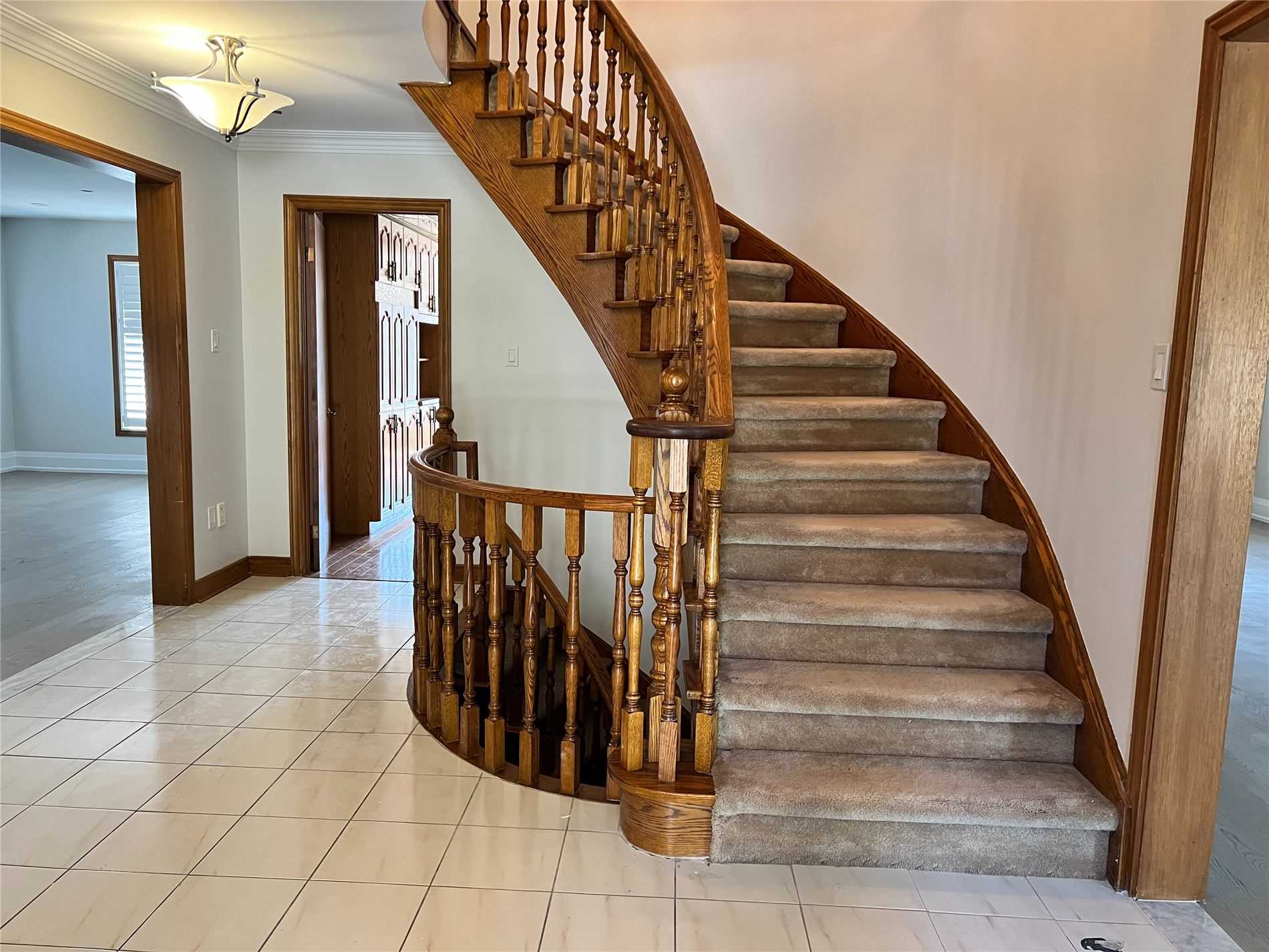 Listing W5889033 - Large Photo # 2