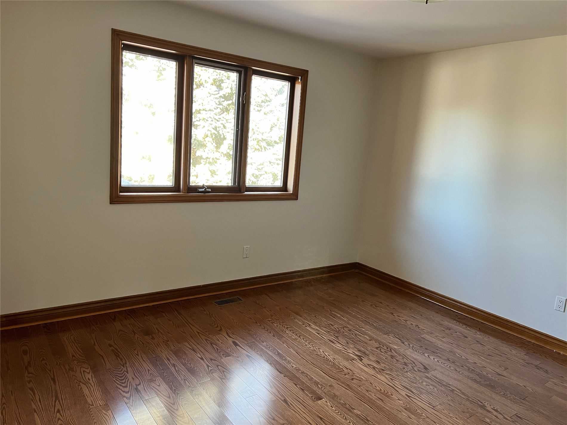 Listing W5889033 - Large Photo # 18