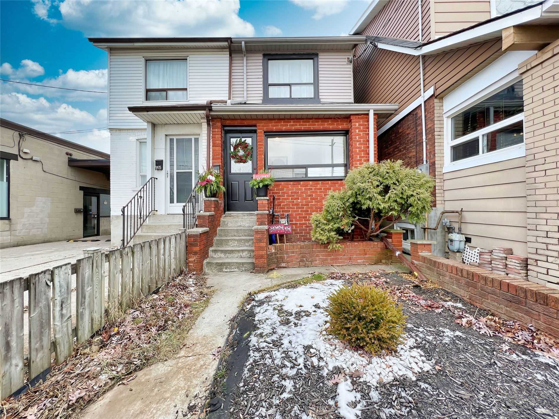 Listing W5889101 - Large Photo # 1