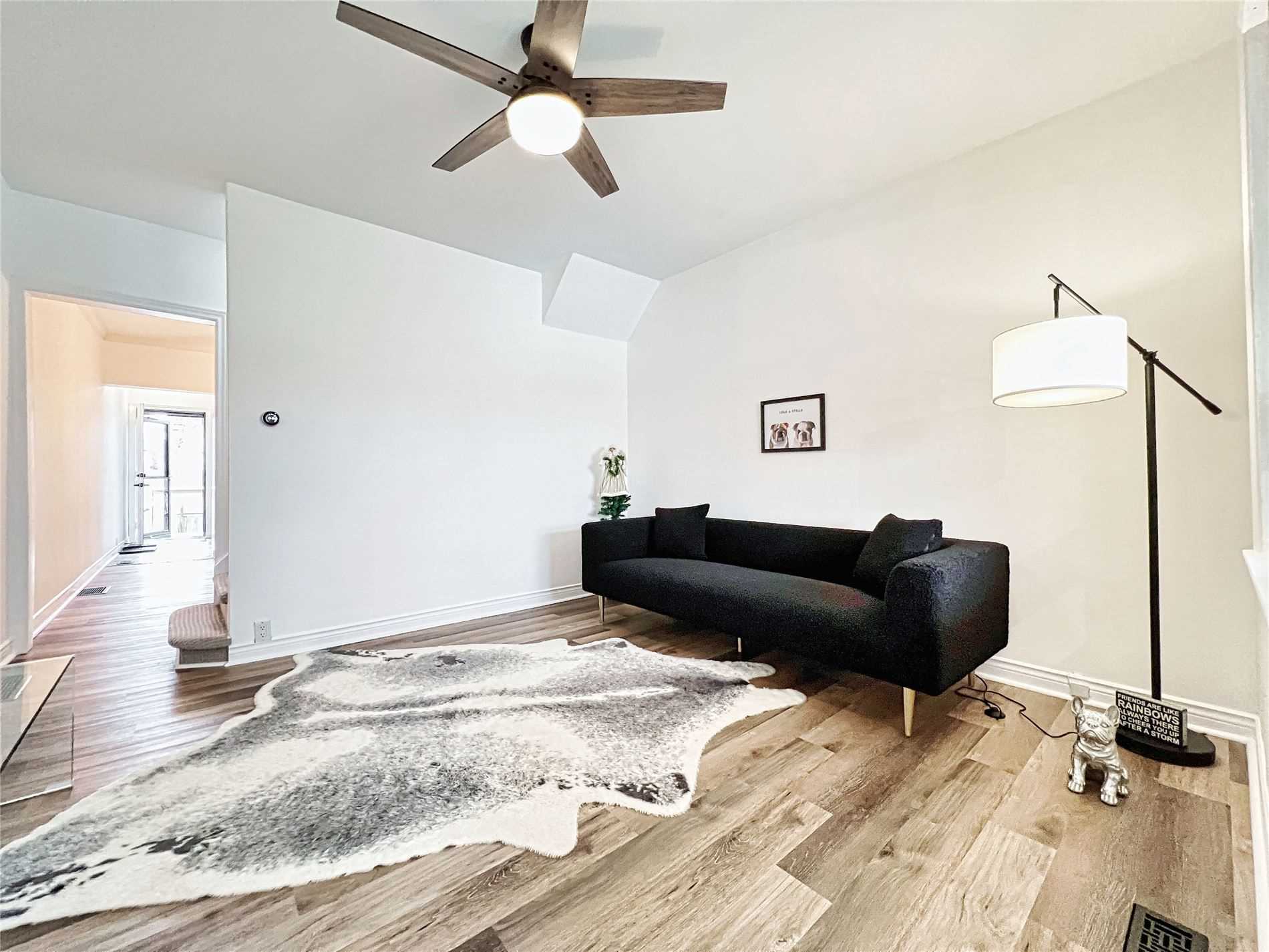 Listing W5889101 - Large Photo # 11