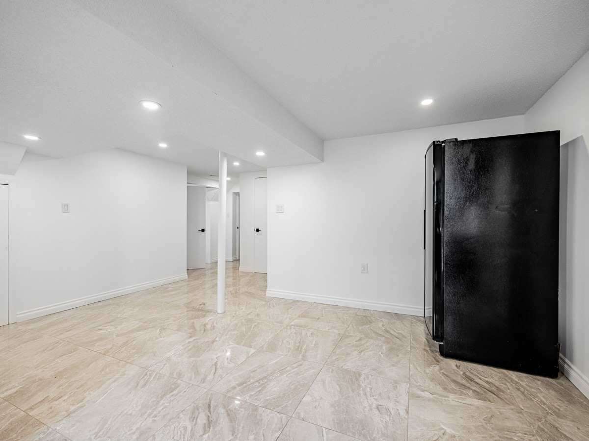 Listing W5889209 - Large Photo # 29