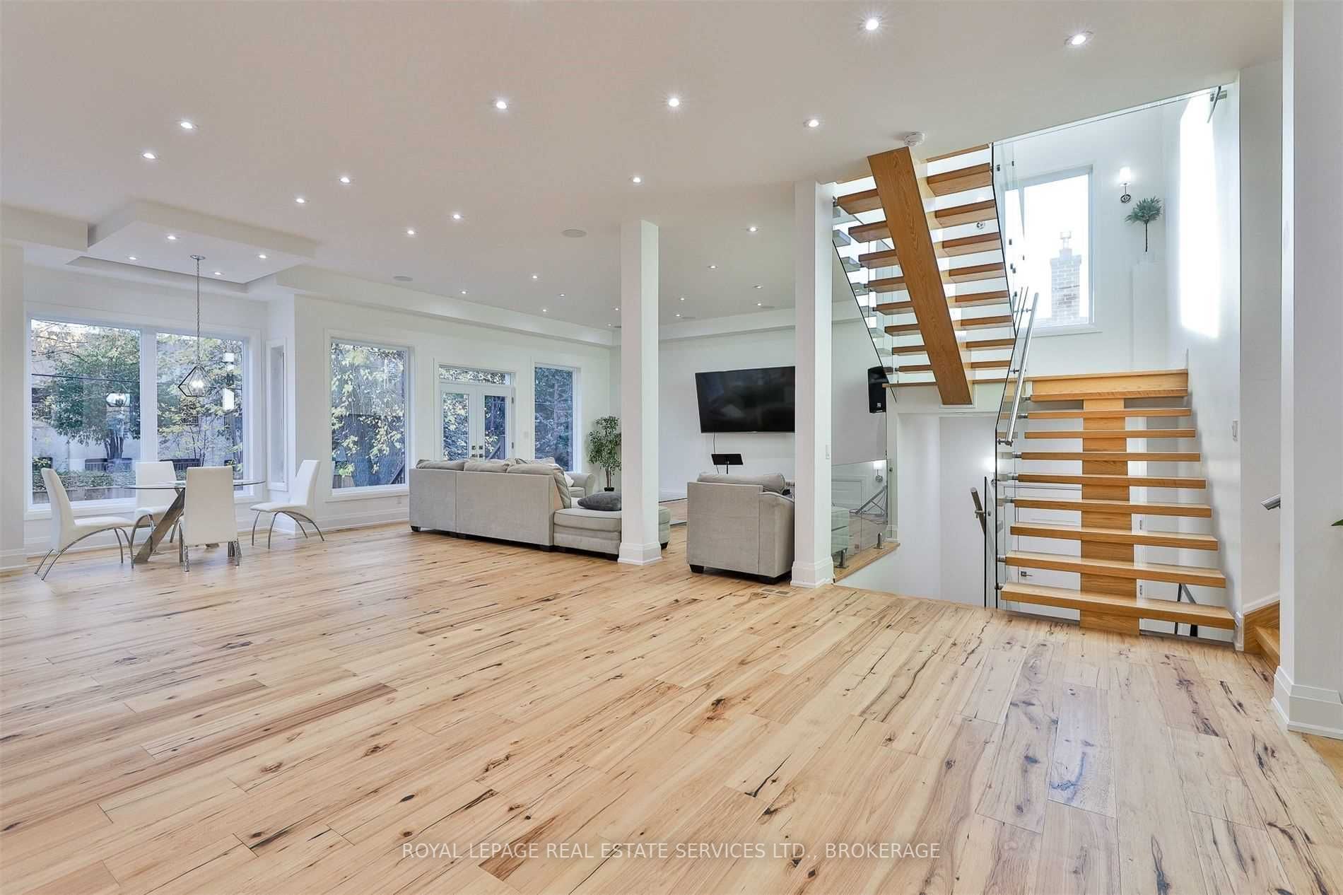 61 Dane Ave