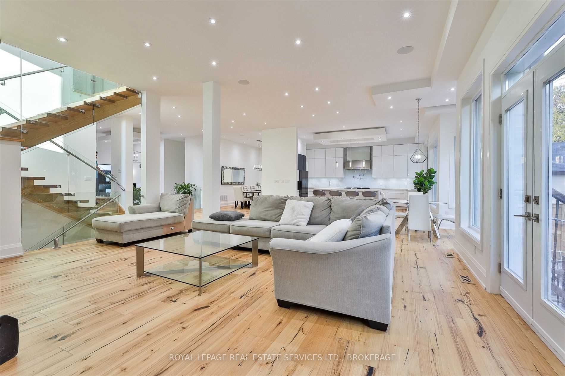 61 Dane Ave