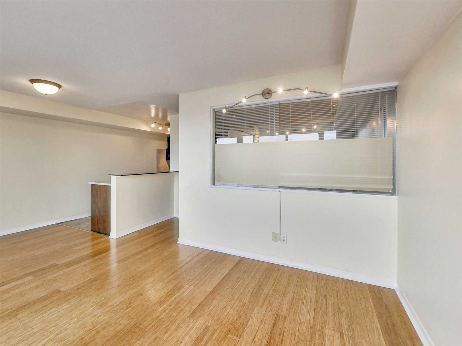 Listing W5889397 - Large Photo # 14