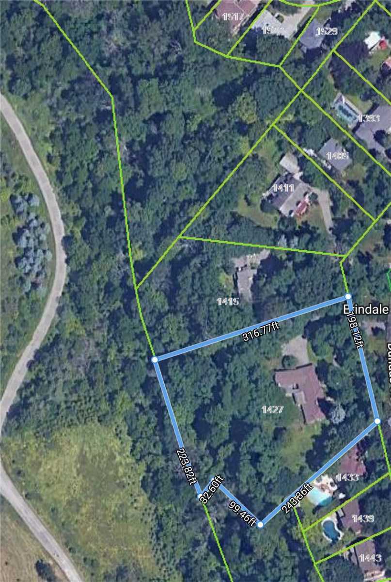 1427 Dundas Crescent