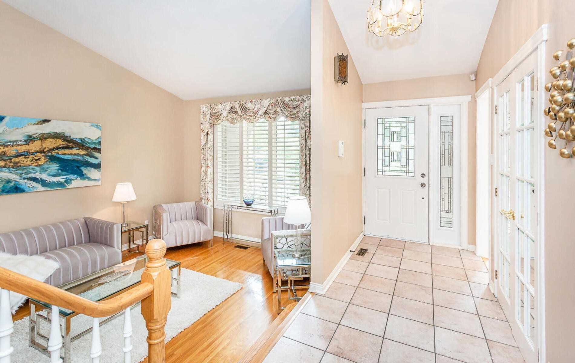 1697 Missenden Cres