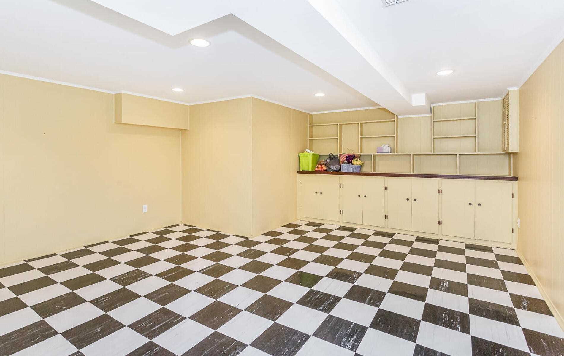 1697 Missenden Cres