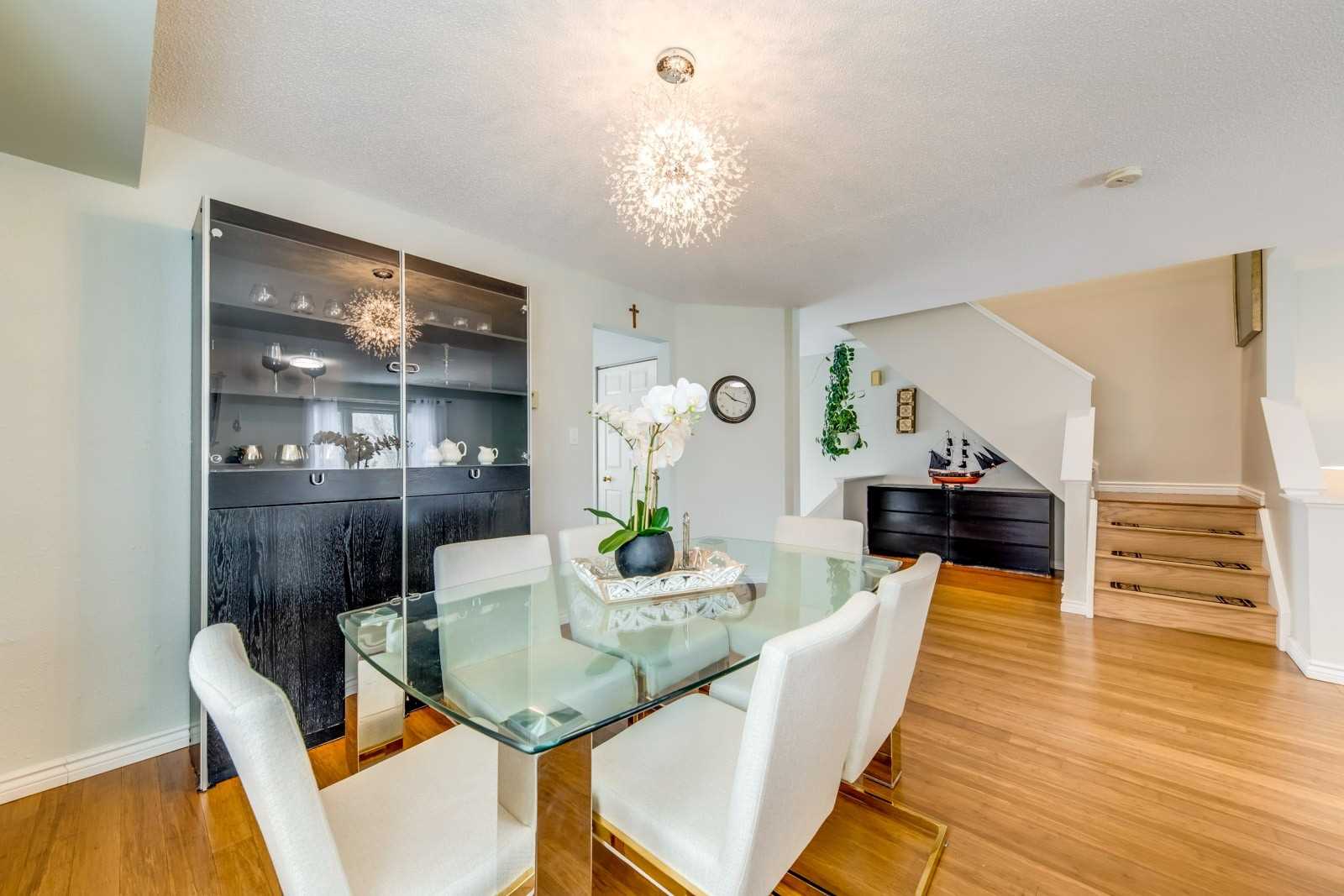 Listing W5889987 - Large Photo # 11