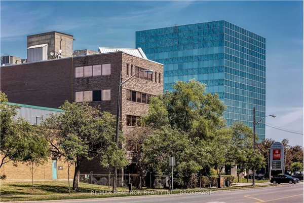 1018 Finch Ave W, Toronto