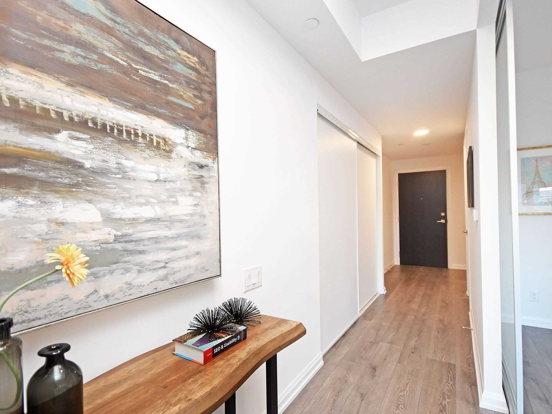 4208 Dundas St W, #323
