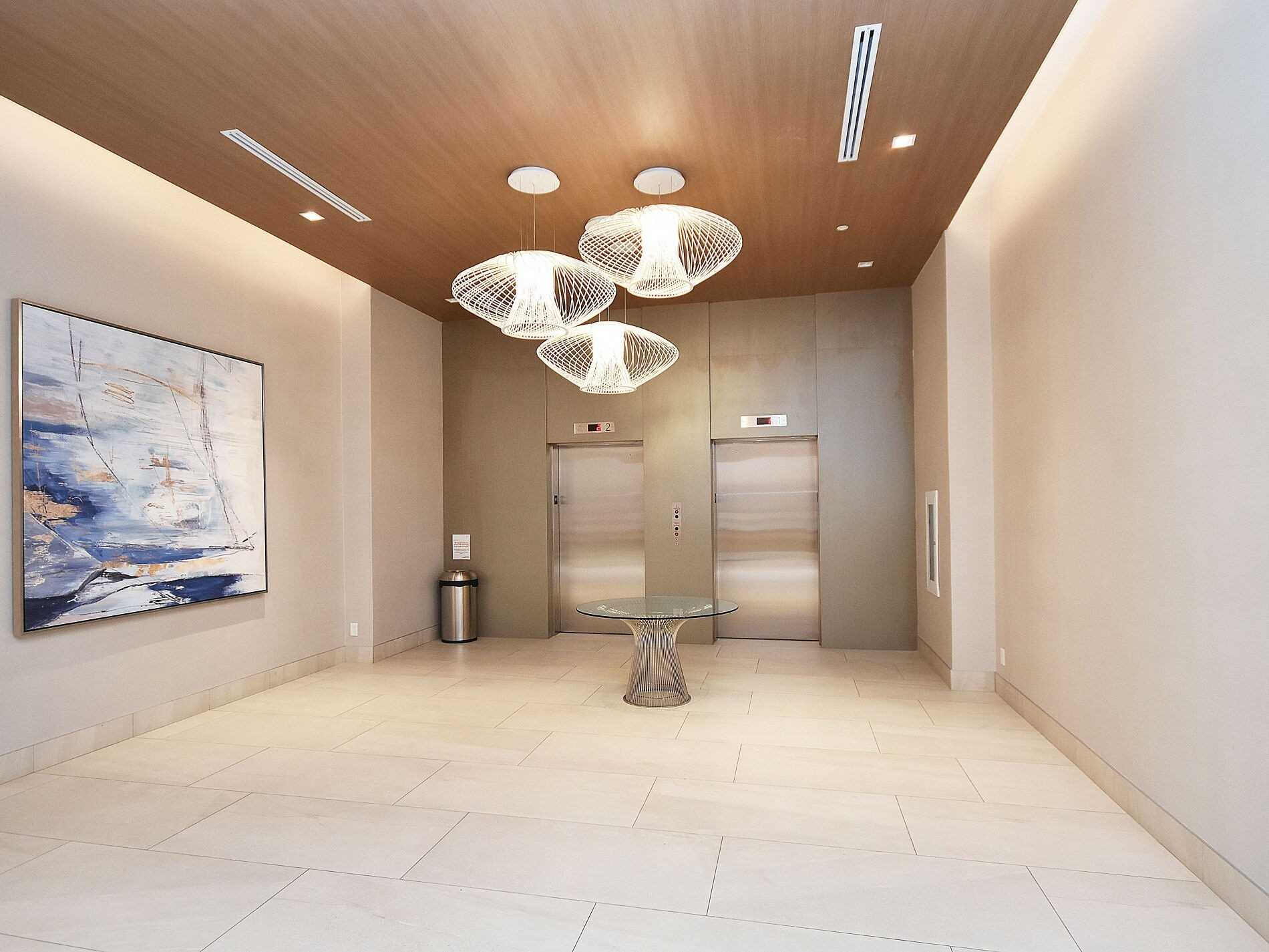 4208 Dundas St W, #323