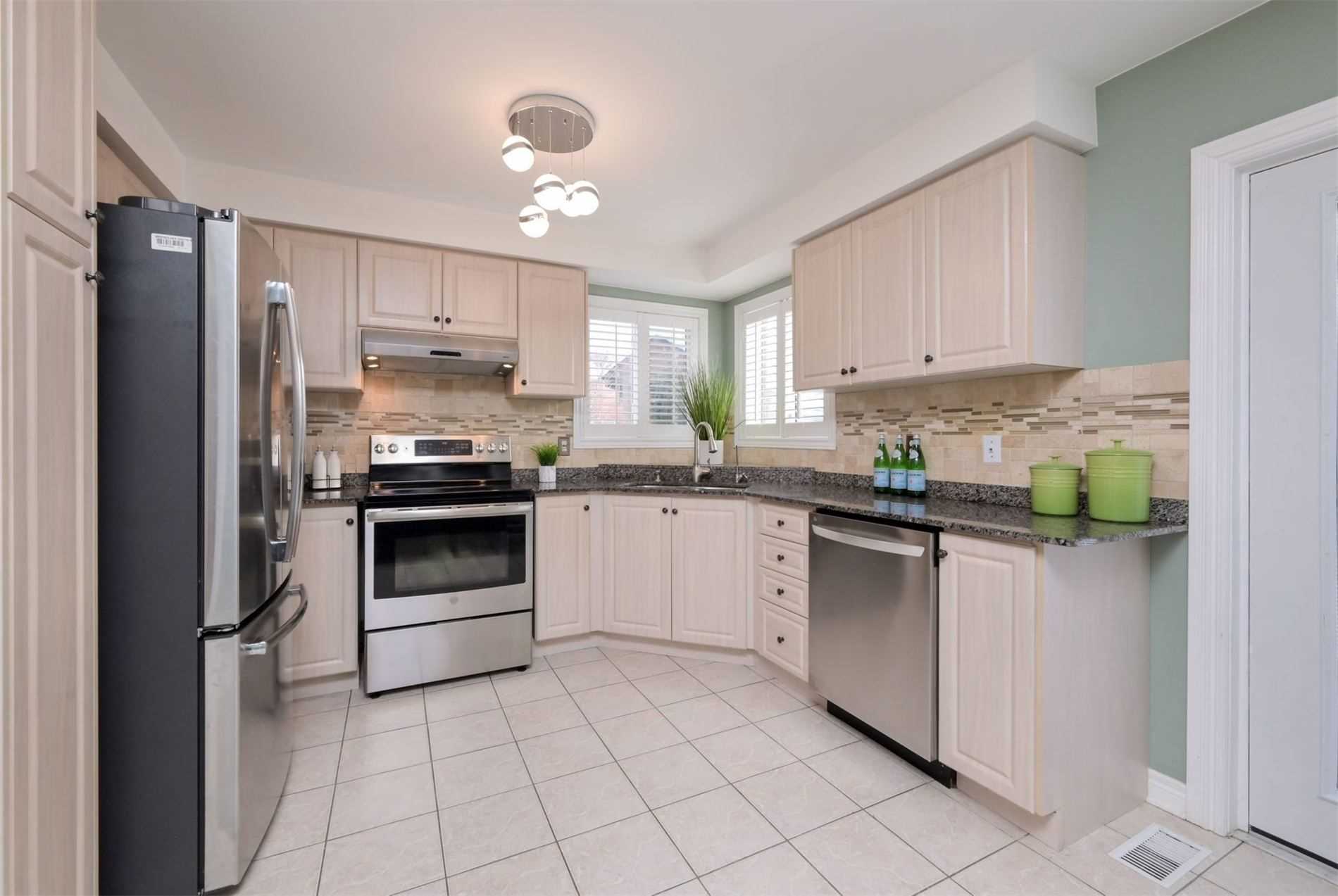 39 Terrastone Crt