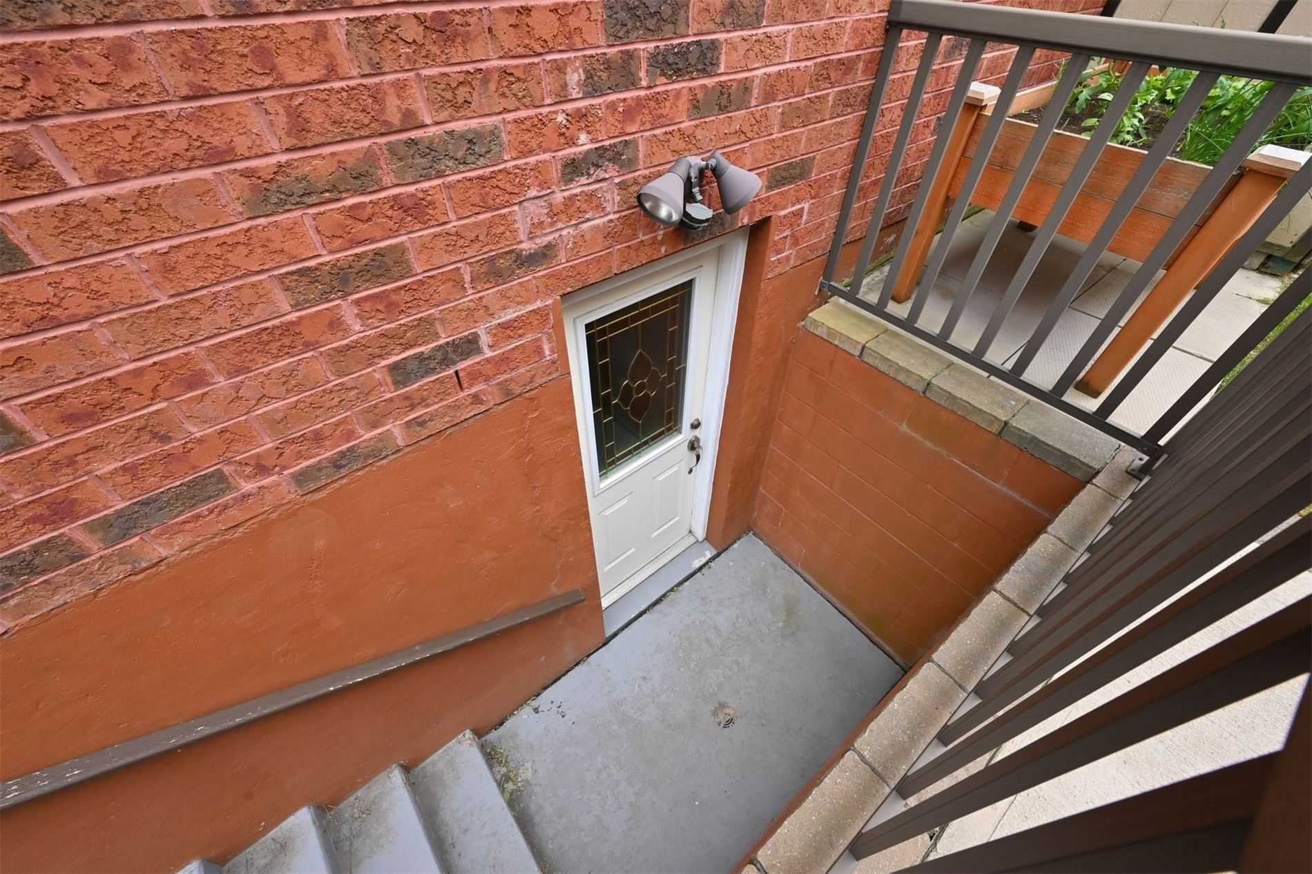39 Terrastone Crt