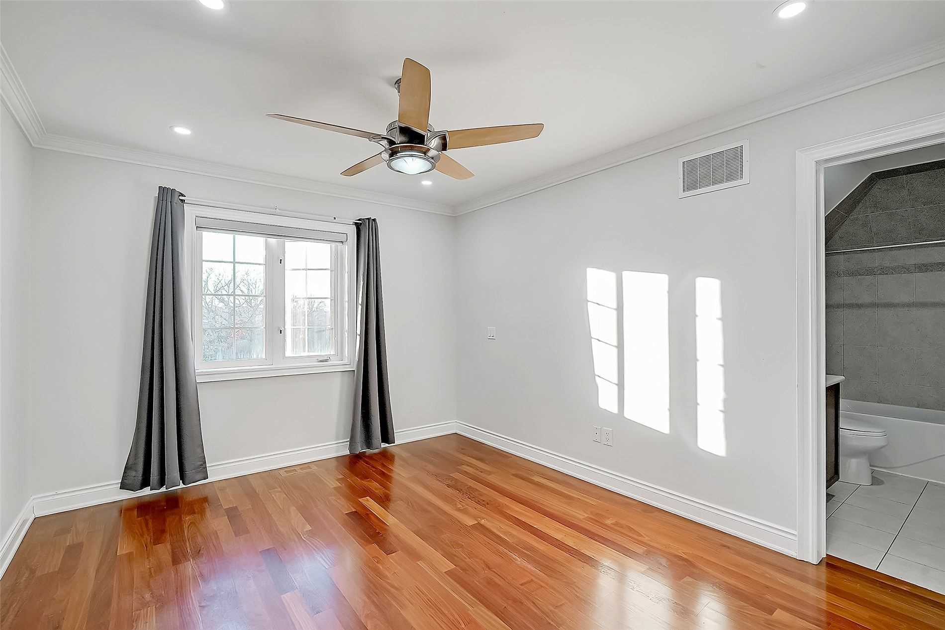 Listing W5891235 - Large Photo # 16