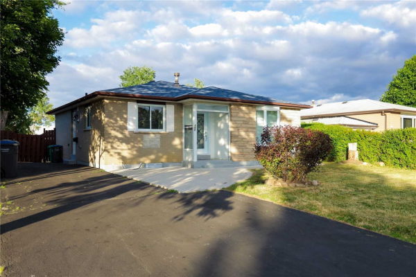 169 Folkstone Rd, Brampton