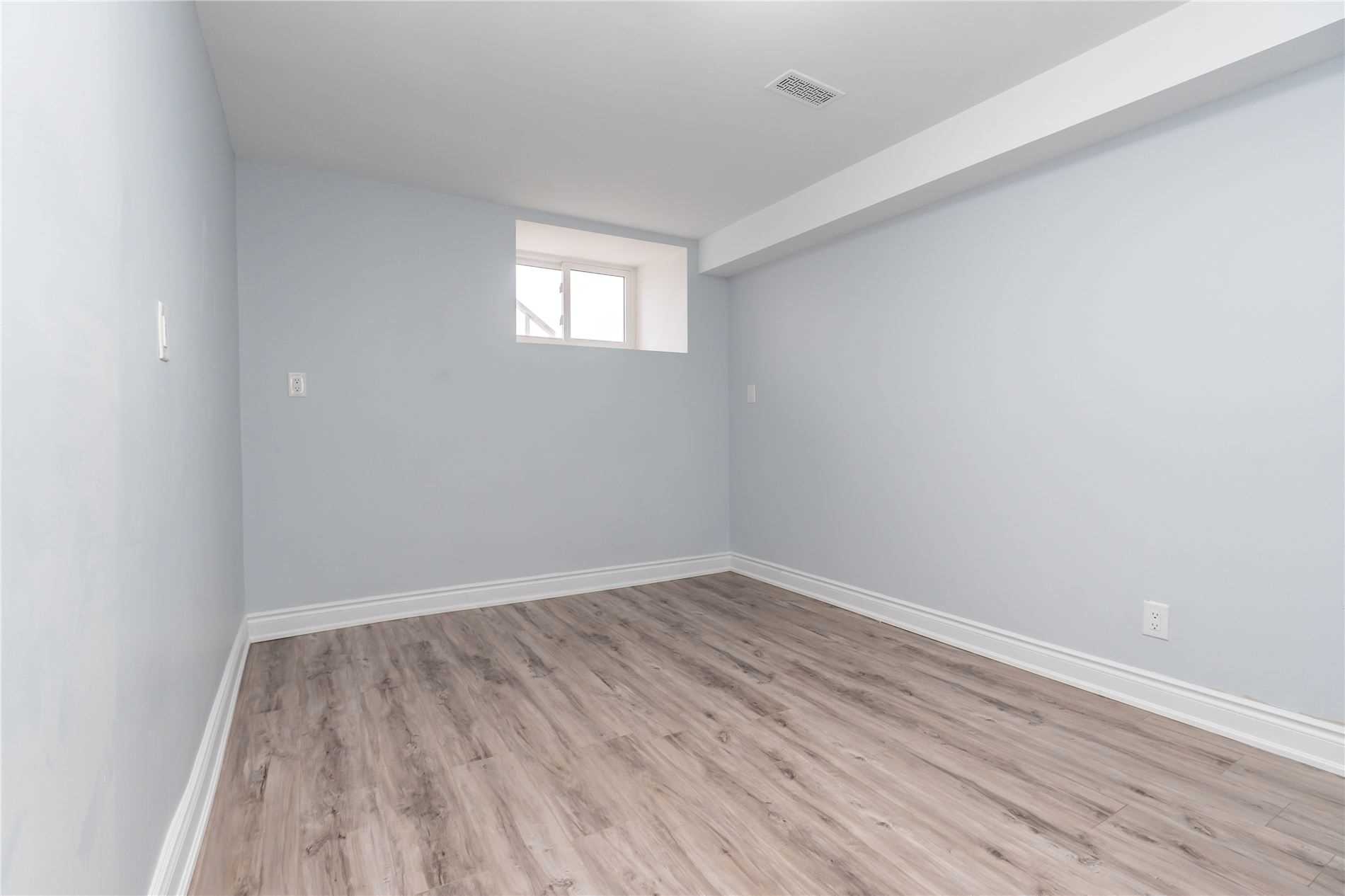 Listing W5892737 - Large Photo # 29