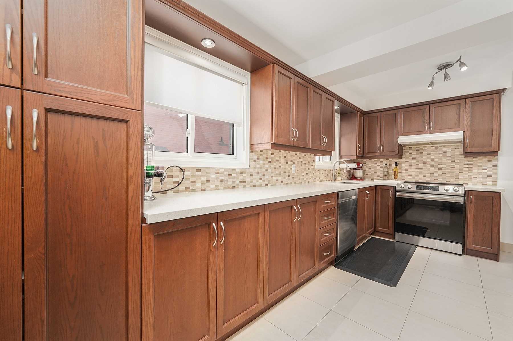 Listing W5893537 - Large Photo # 10