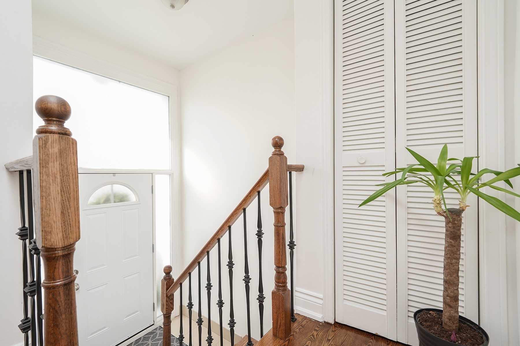 Listing W5893537 - Large Photo # 4