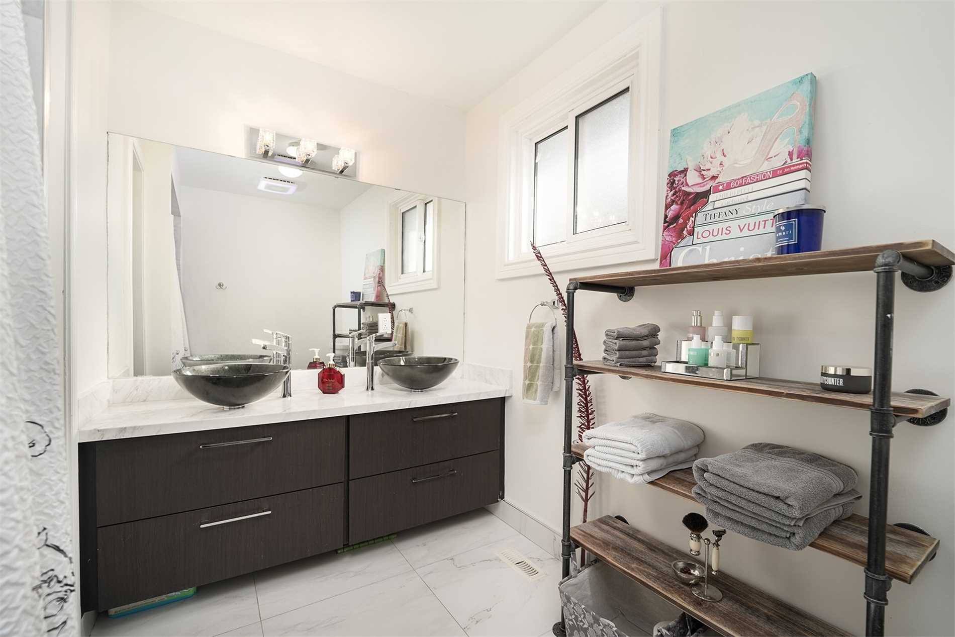 Listing W5893537 - Large Photo # 11