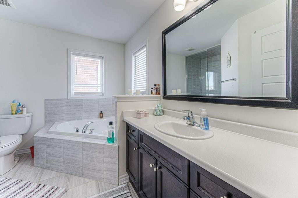 Listing W5893805 - Large Photo # 26