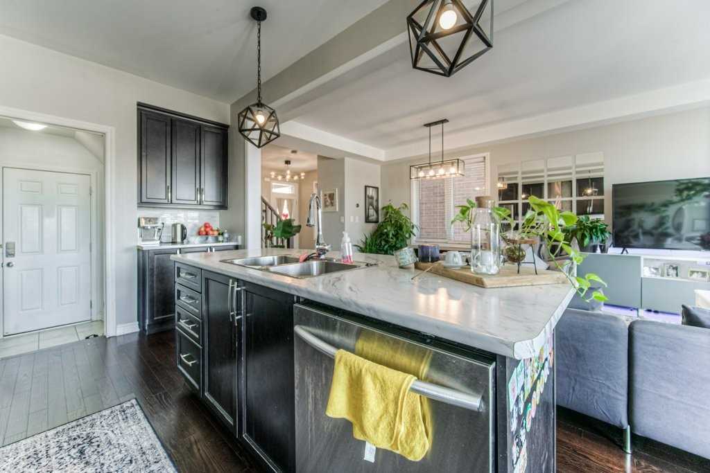 Listing W5893805 - Large Photo # 17