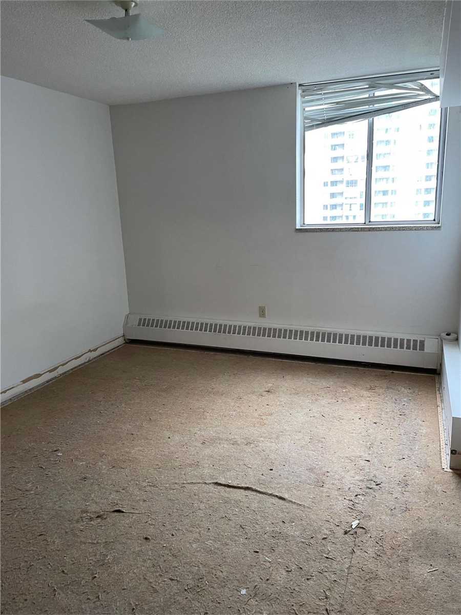 Listing W5893829 - Large Photo # 3