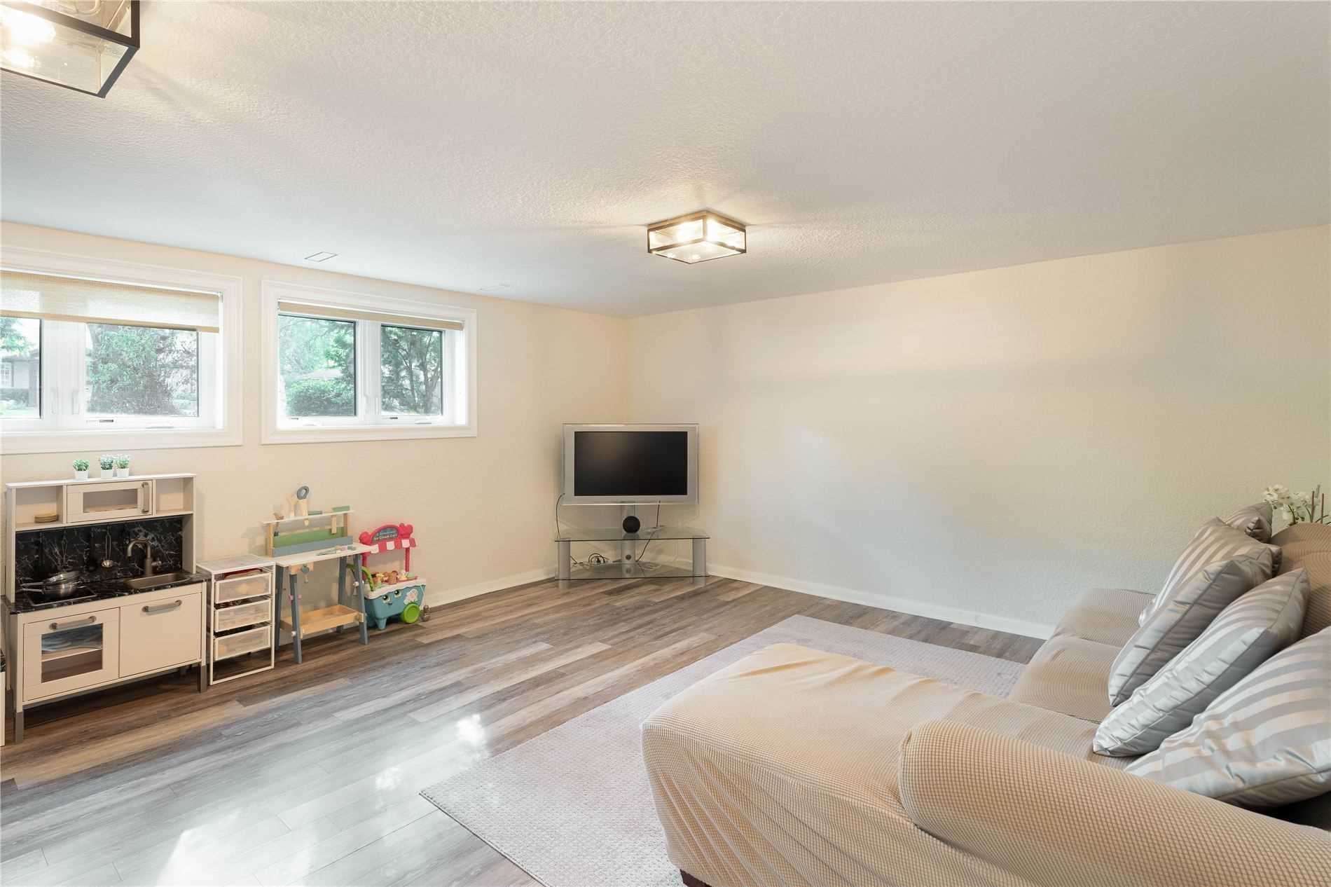 Listing W5894517 - Large Photo # 23