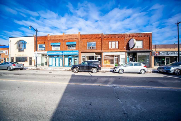 3328 Dundas St W, Toronto