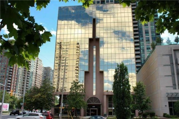 3660 Hurontario St, Mississauga
