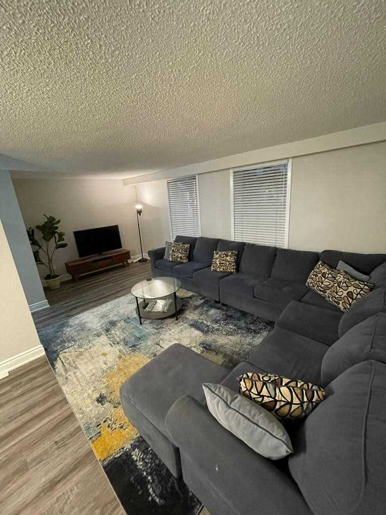 Listing W5895029 - Large Photo # 4