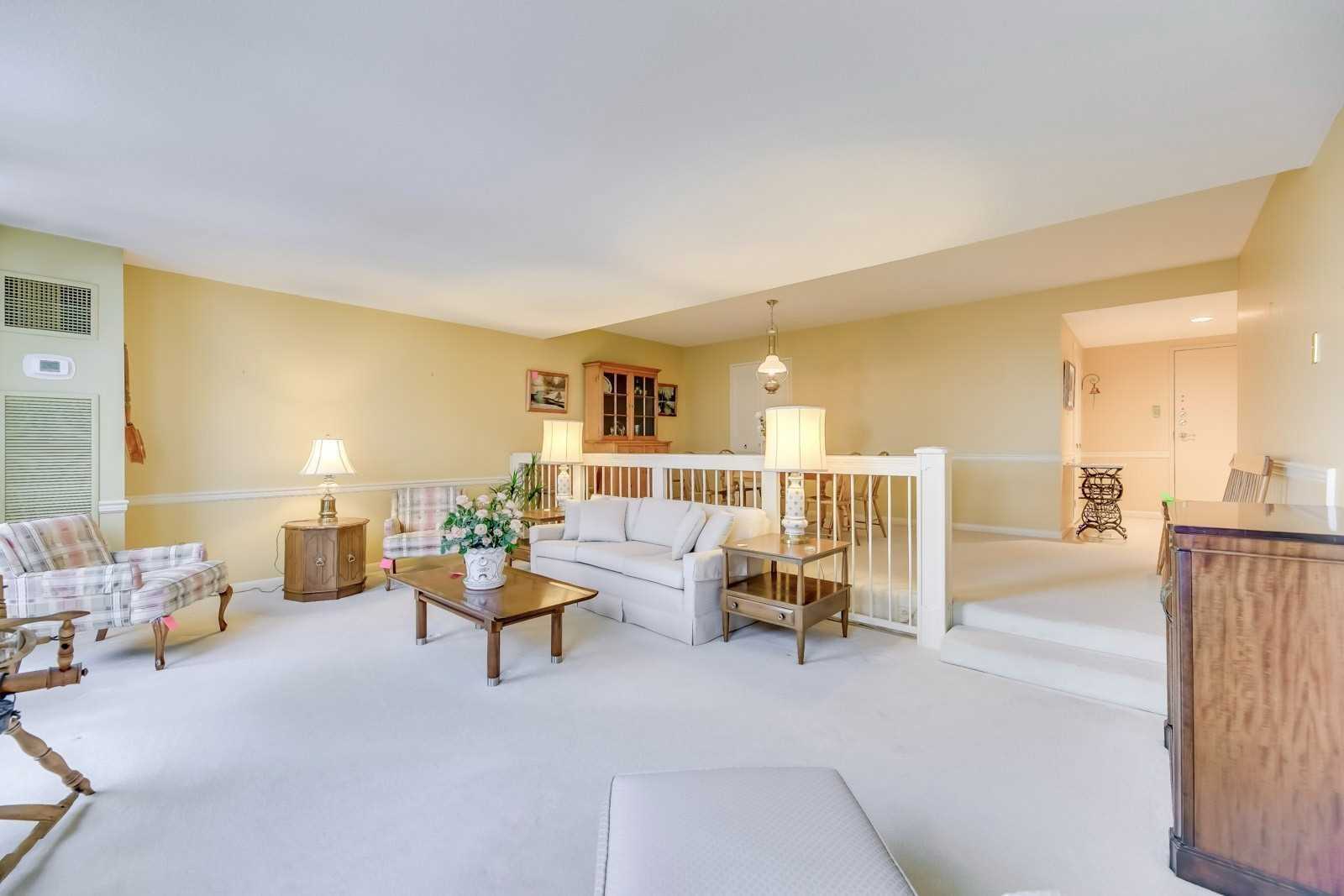 Listing W5895091 - Large Photo # 14