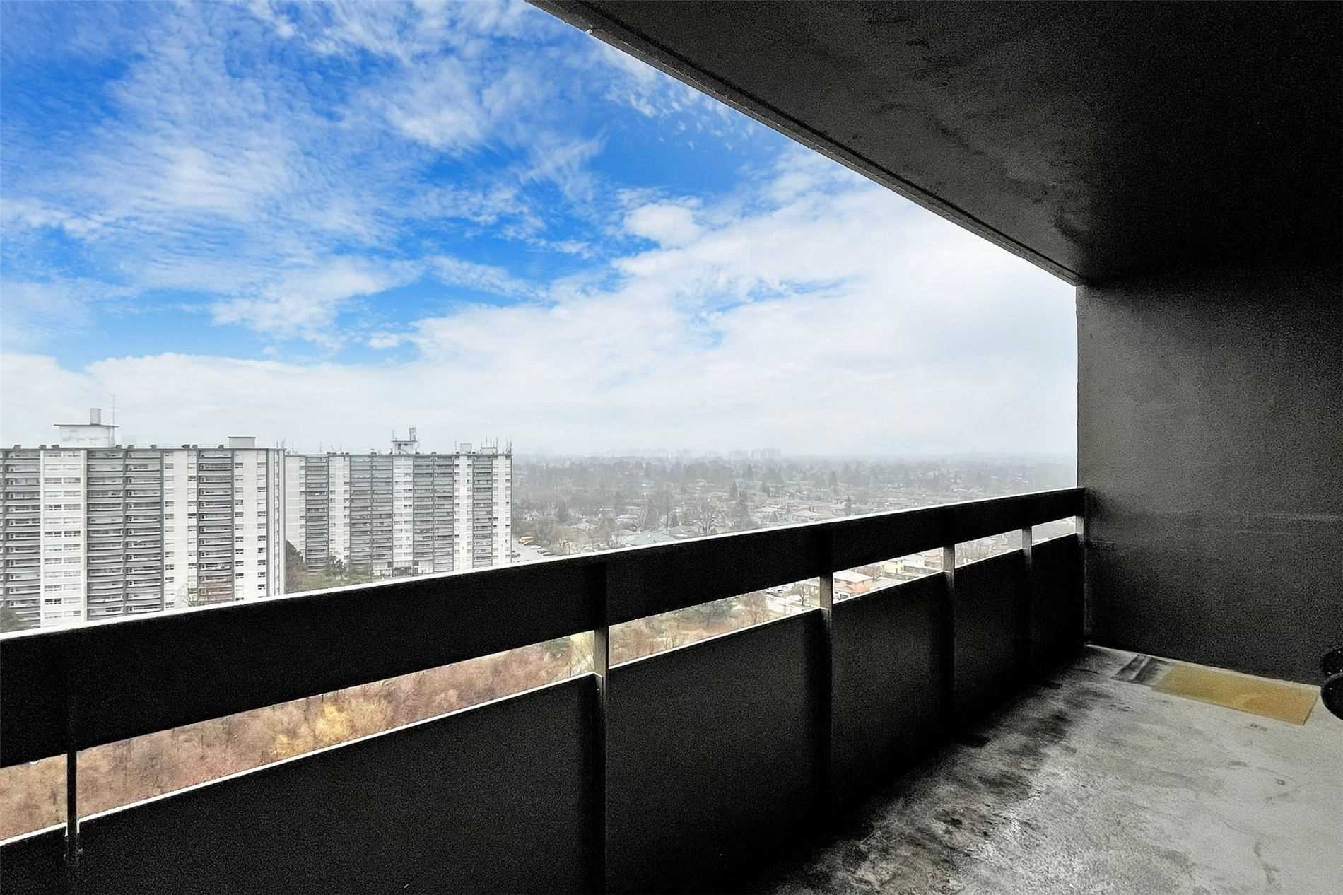 11 Wincott Dr, #1806