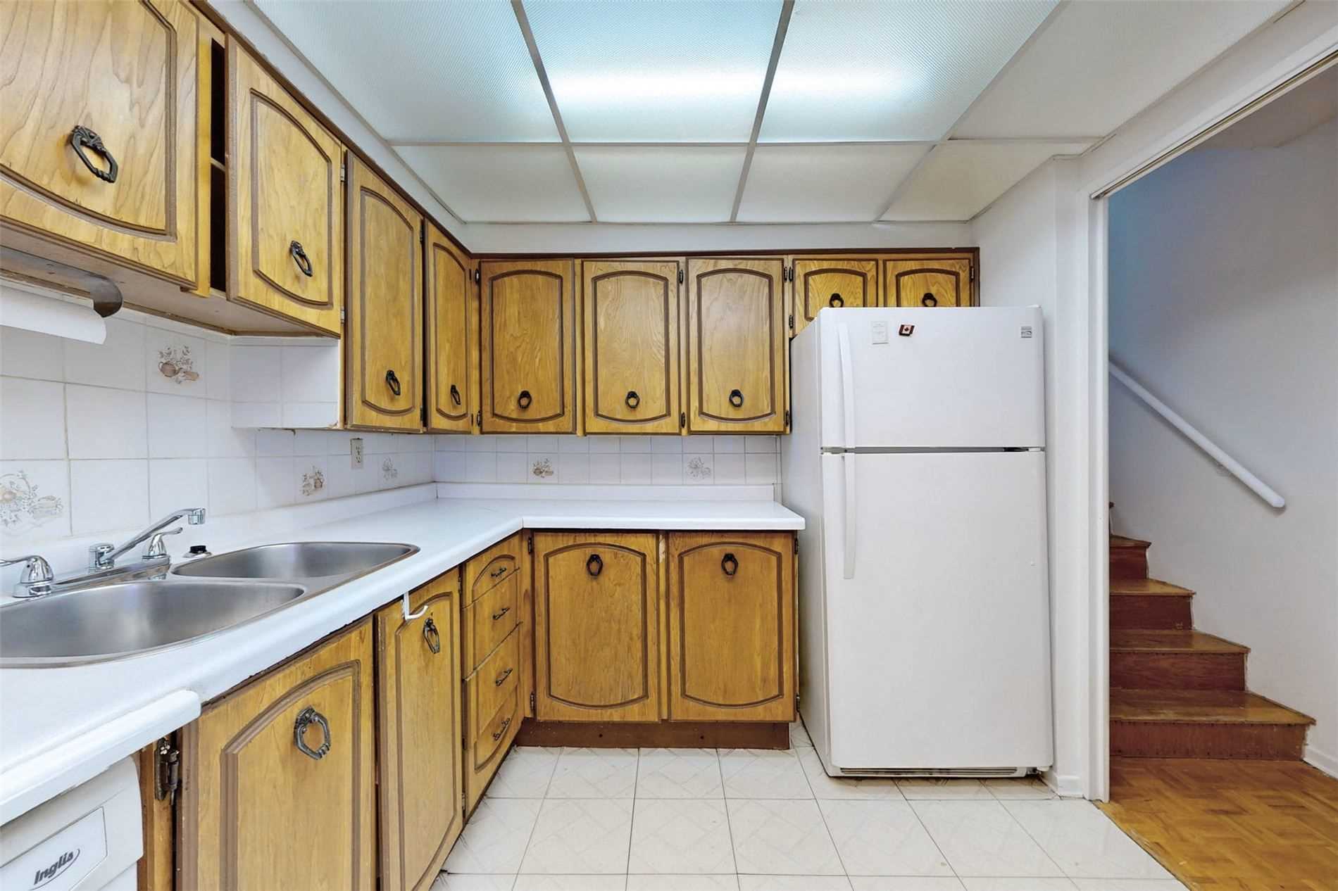 11 Wincott Dr, #1806