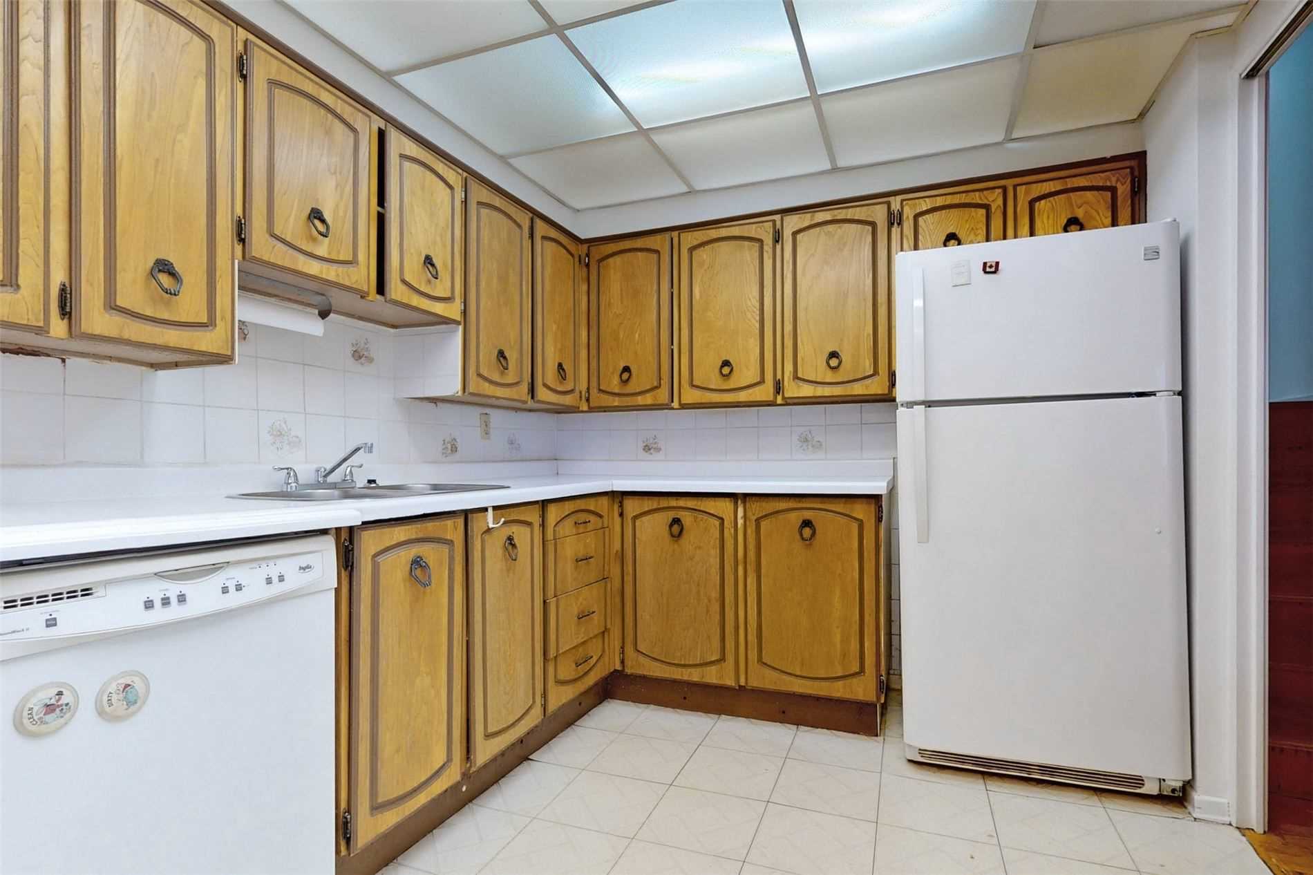 11 Wincott Dr, #1806