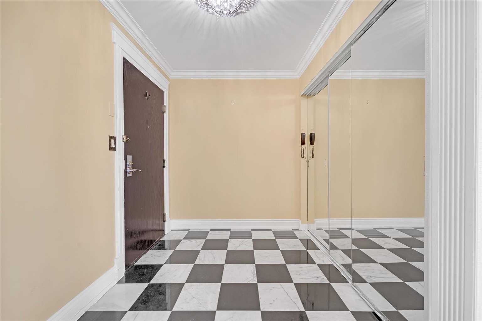 Listing W5895375 - Large Photo # 3