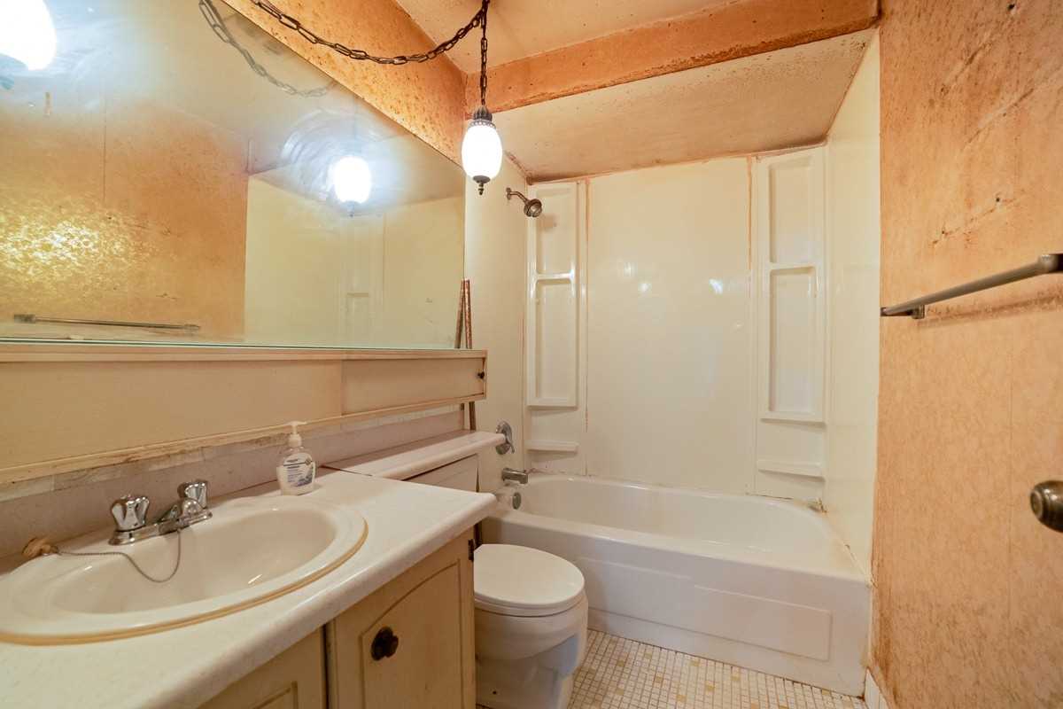 3533 Derry Rd E, #801
