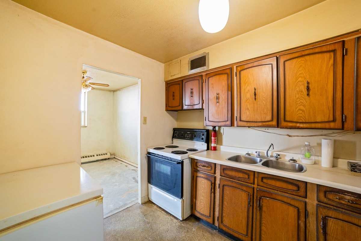 3533 Derry Rd E, #801