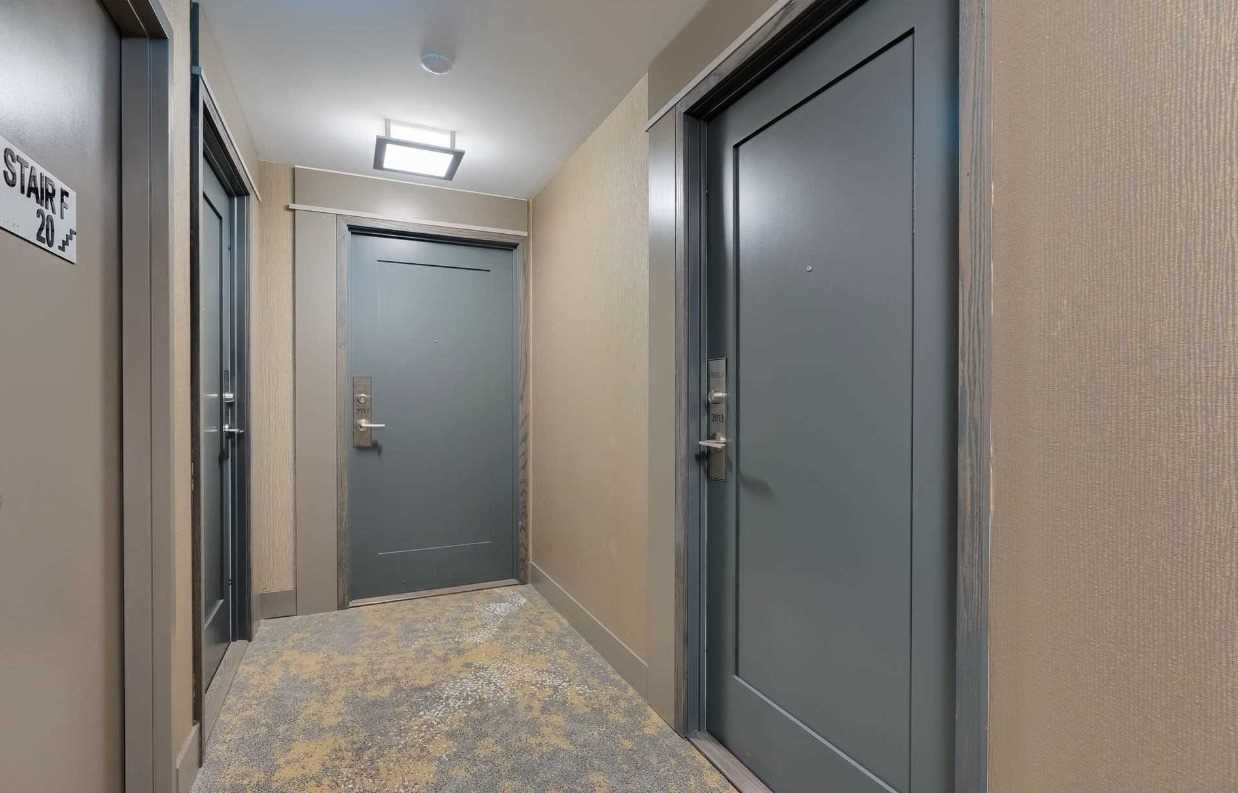 35 Watergarden Dr, #2013