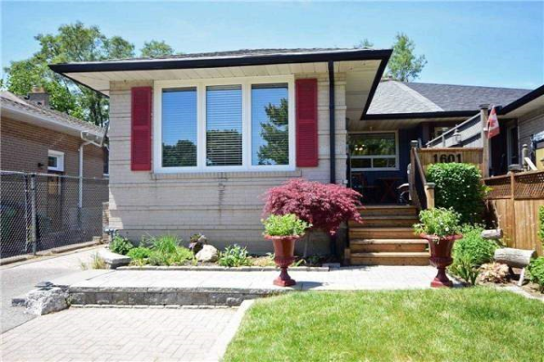 1601 Sandgate Cres, Mississauga