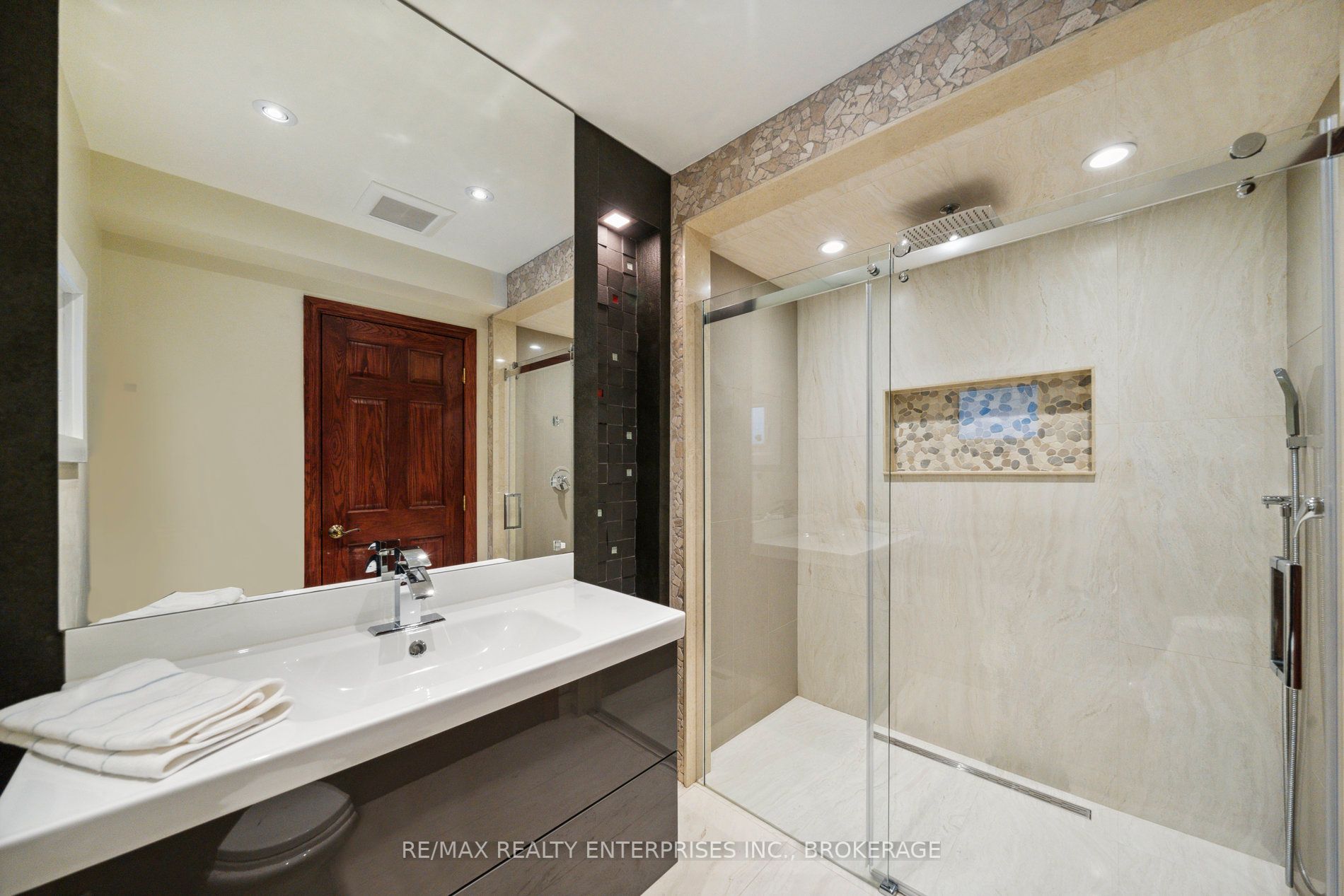 Listing W5897429 - Large Photo # 31