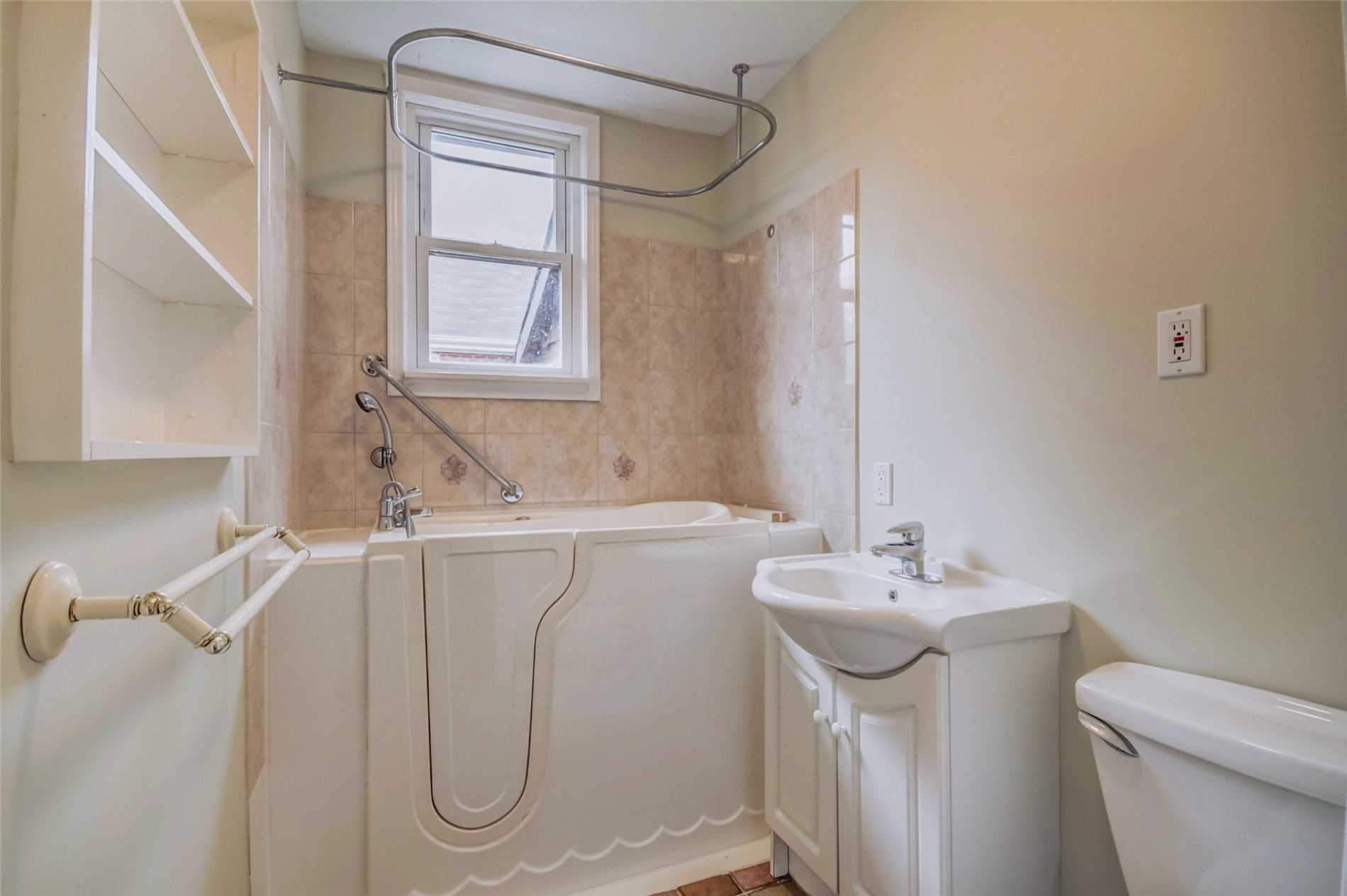 Listing W5897925 - Large Photo # 12