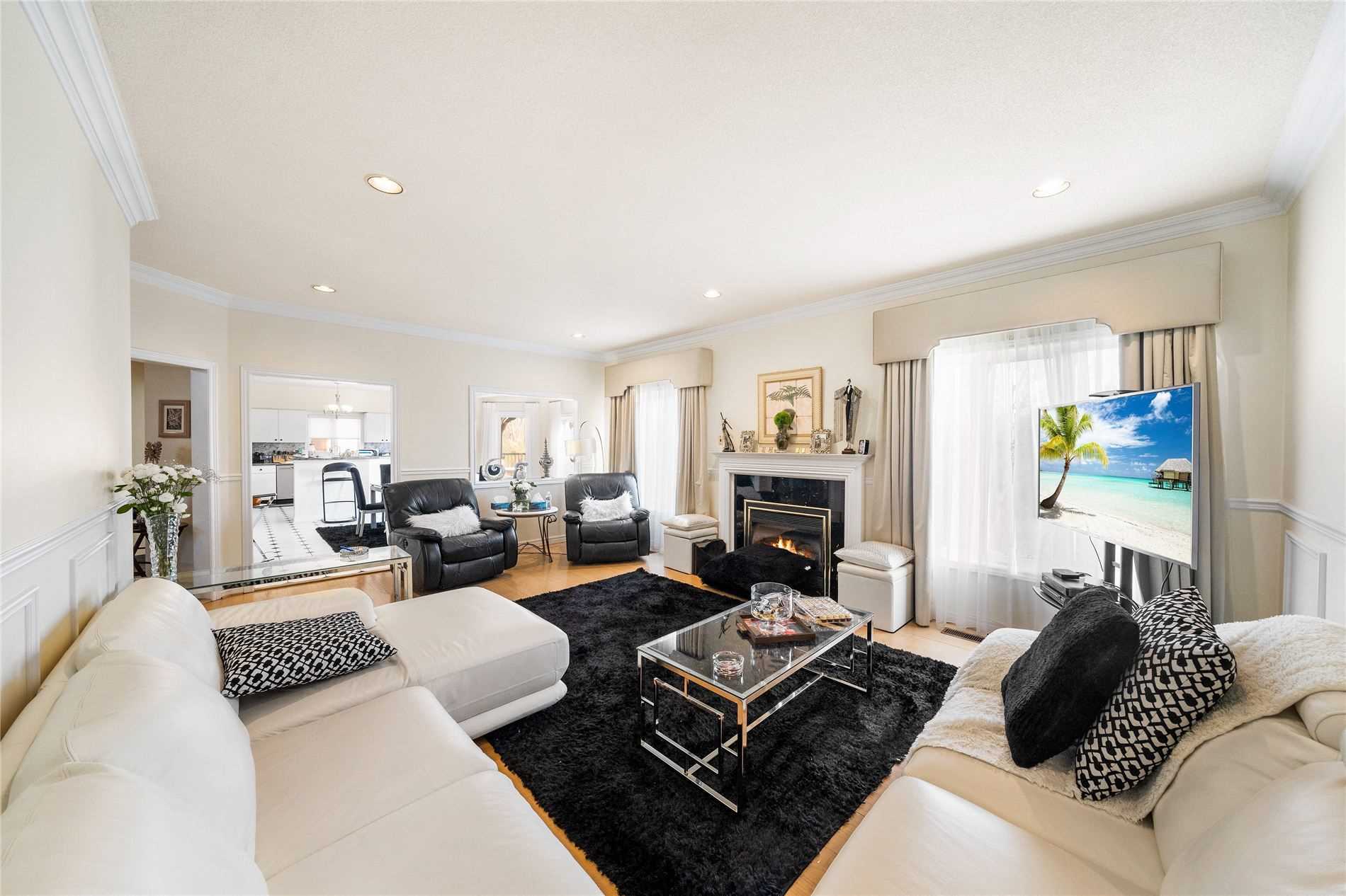 2166 Erin Centre Blvd