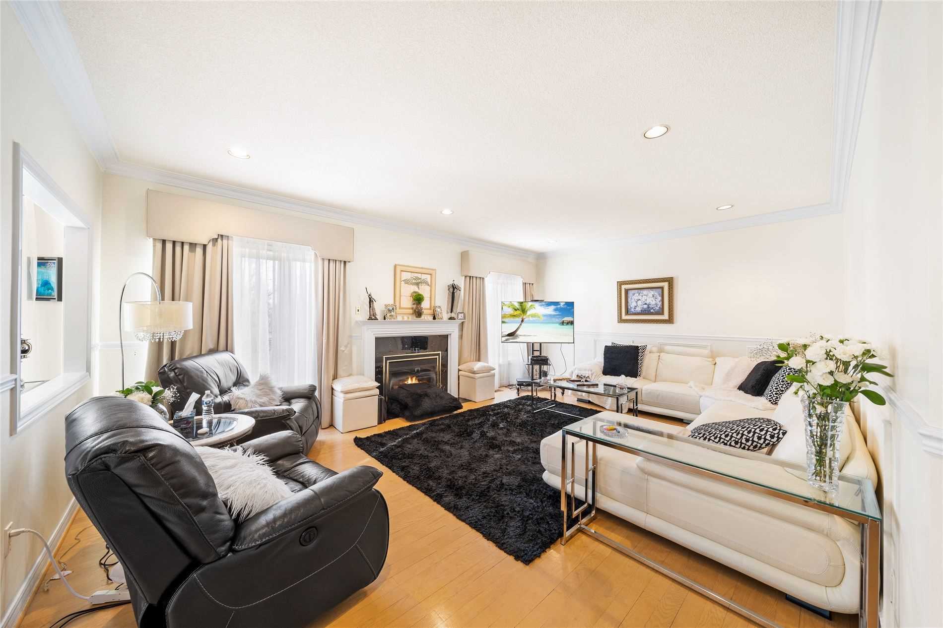 2166 Erin Centre Blvd