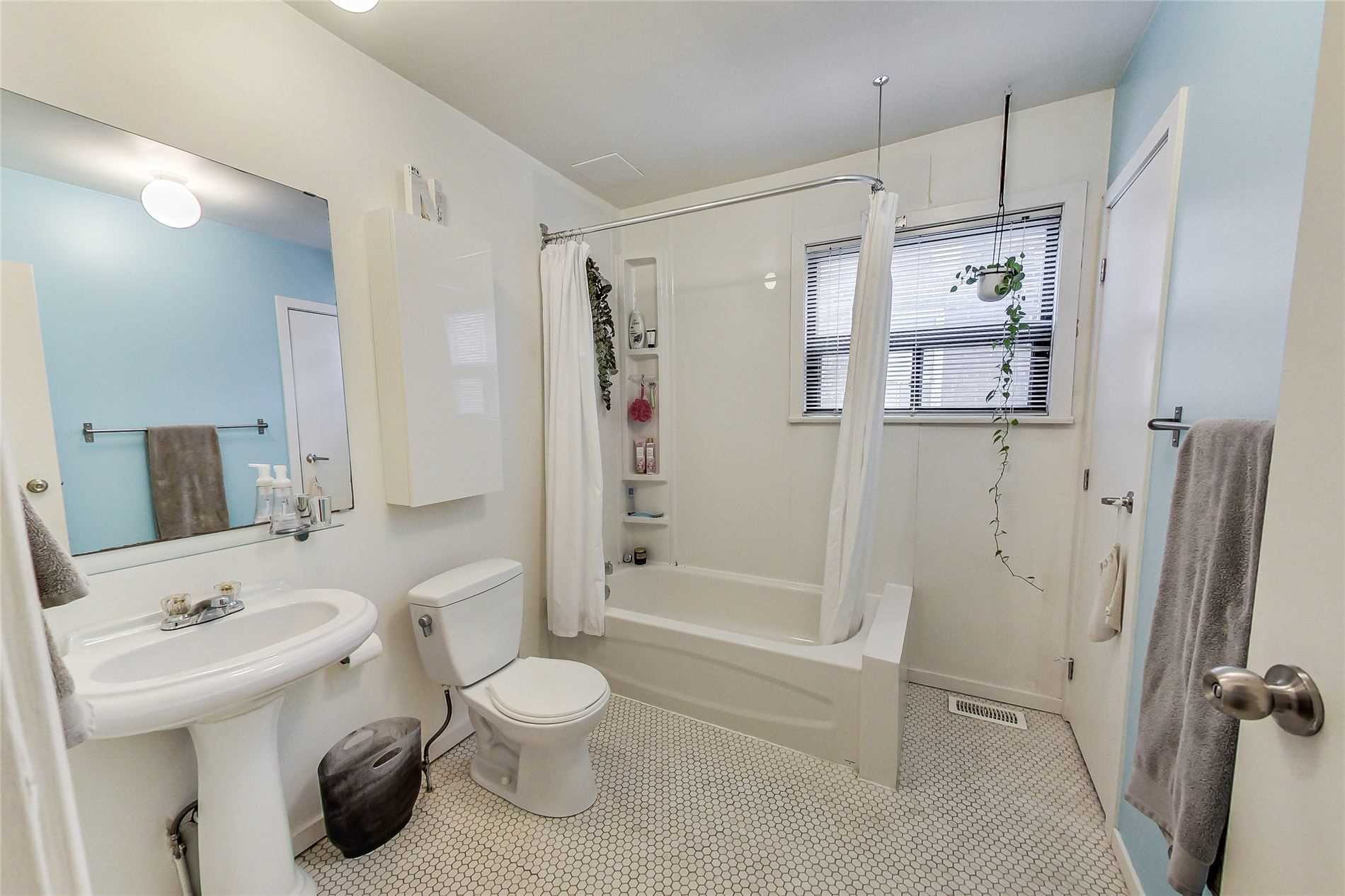 Listing W5899093 - Large Photo # 34