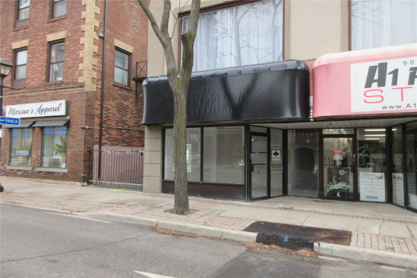 47 Queen St E, Brampton