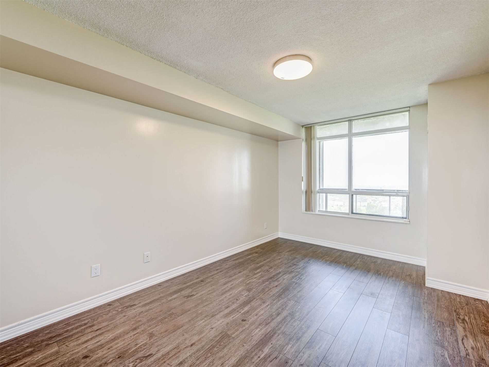 Listing W5901813 - Large Photo # 24