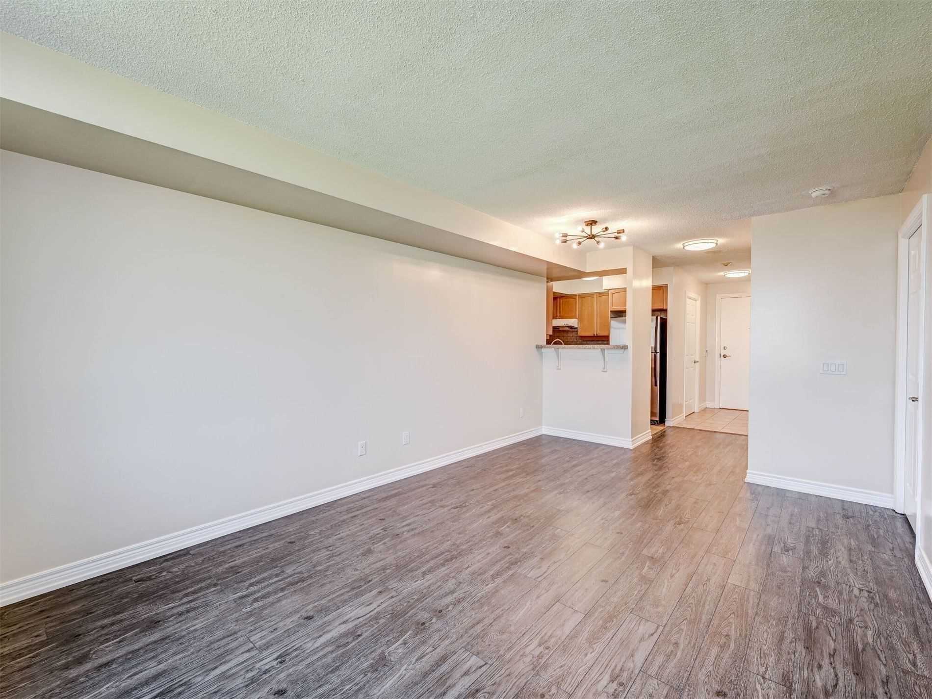Listing W5901813 - Large Photo # 14